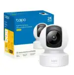 מצלמת TP-Link Tapo C222 לצד אריזת המוצר
