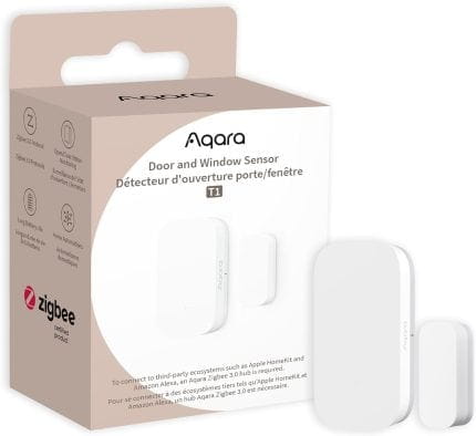 חיישן הדלת והחלון Aqara T1 לצד האריזה עם סימון Zigbee 3.0