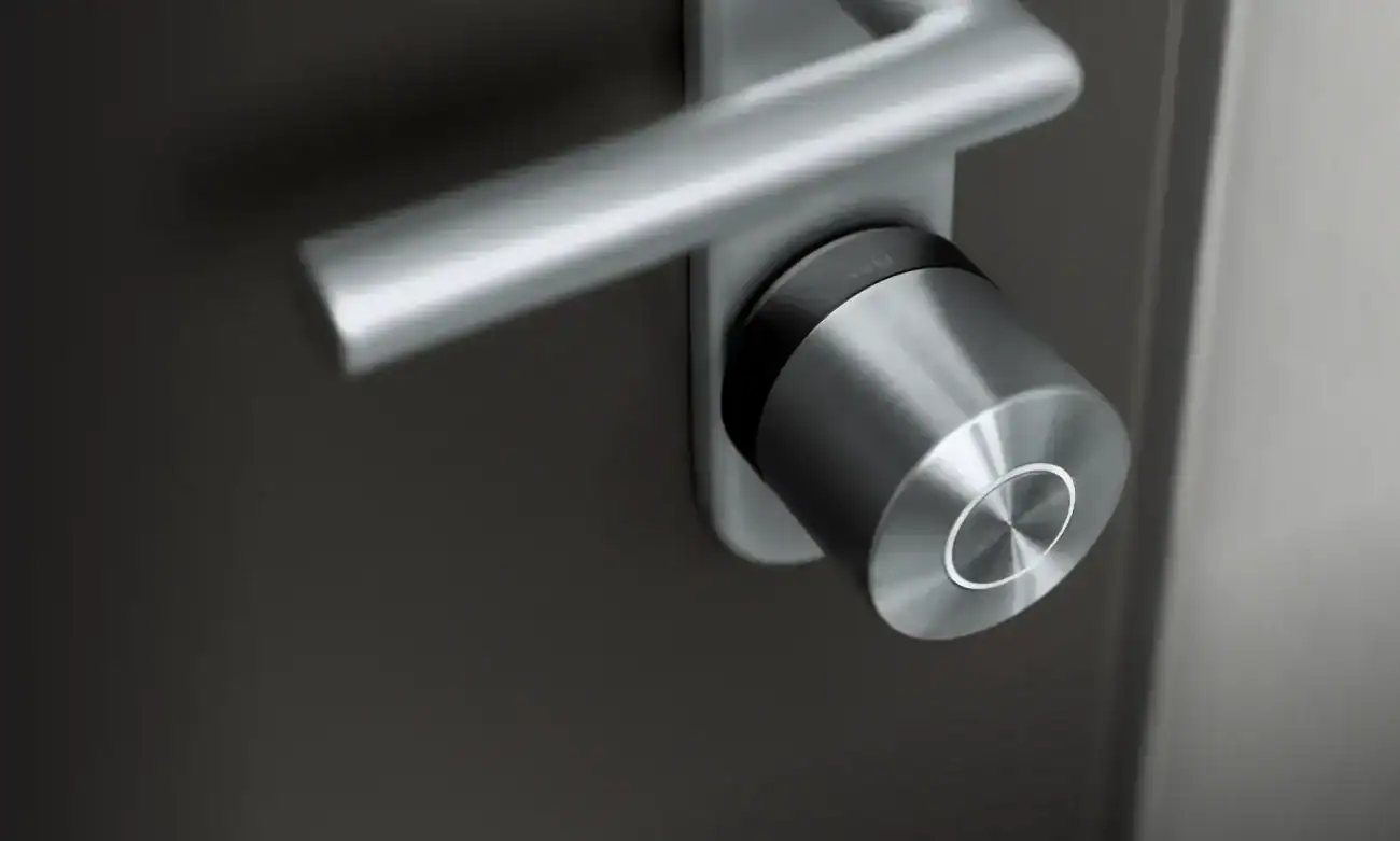 צילינדר וידית של דלת כניסה - התאמת Nuki Smart Lock Ultra נקבעת לפי סוג הצילינדר ומידות הדלת