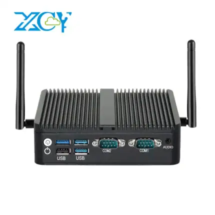 מחשב בקרה תעשייתי XCY N150 ללא מאוורר, חזית עם 4 יציאות USB, שתי יציאות COM ושתי אנטנות Wi-Fi